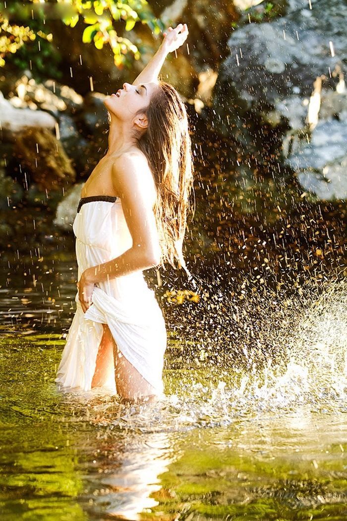 Marie Avgeropoulos in Latakia