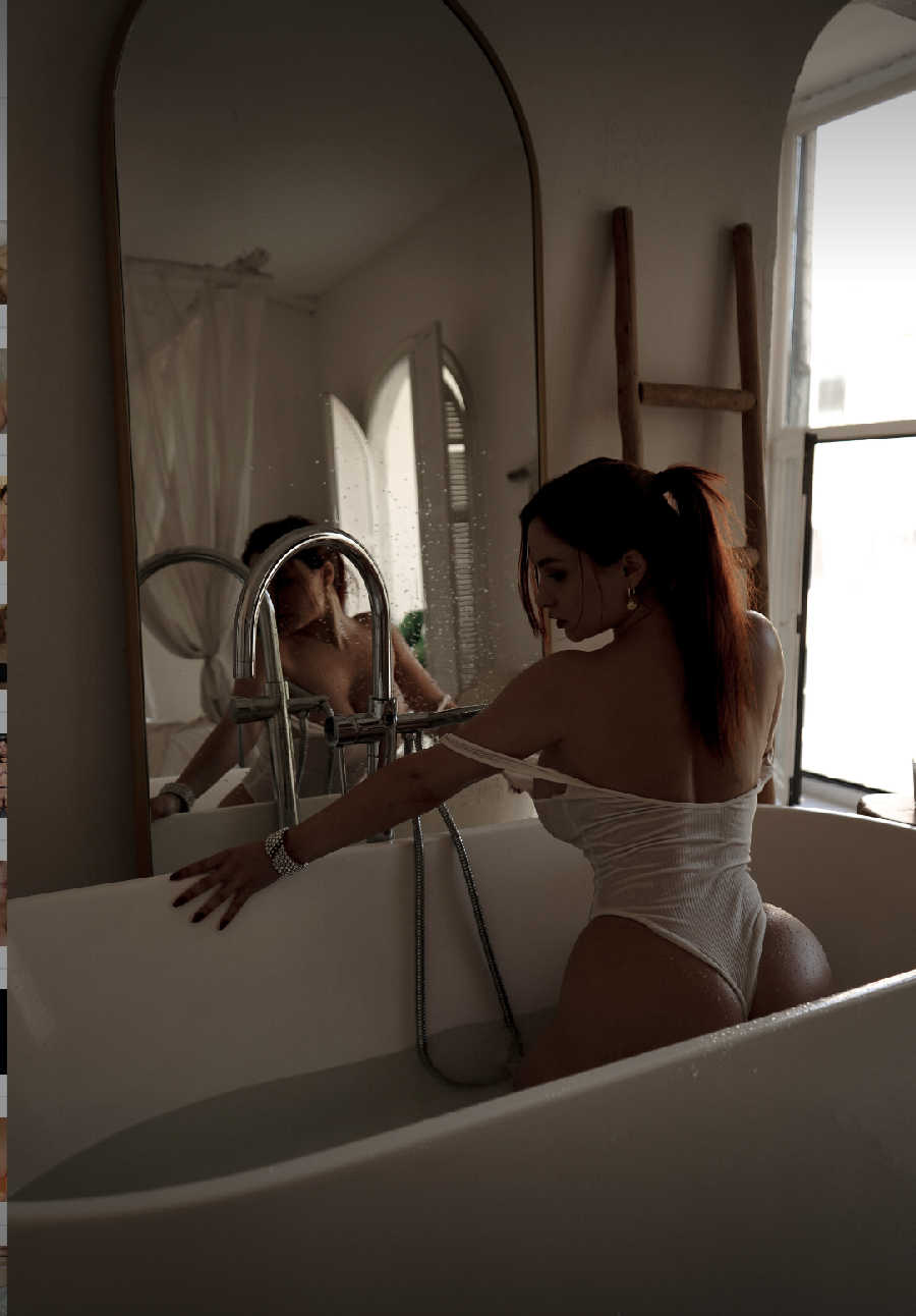 A playful frame from Miranda Faith nude — online in Latakia