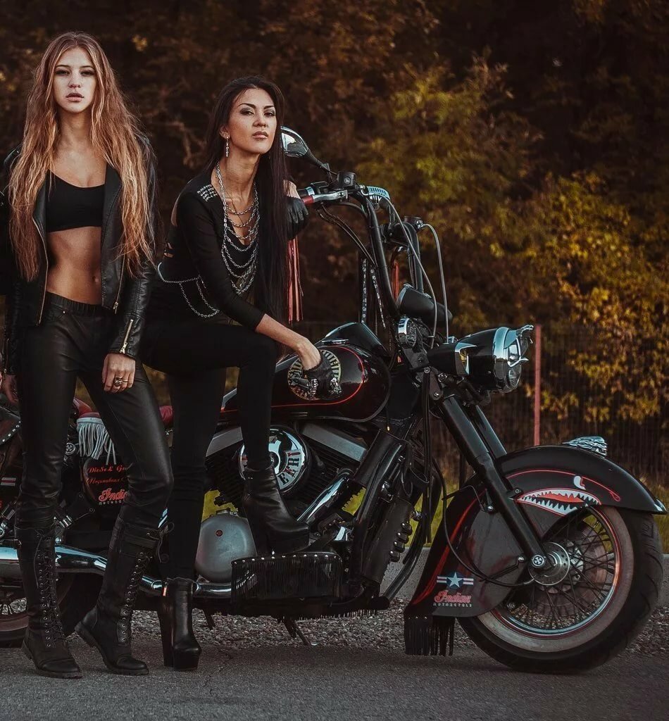 Beautiful girls and bikes in Latakia