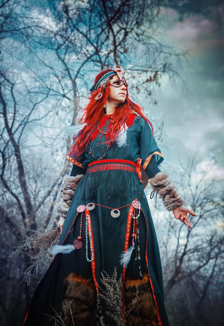 Girls in Slavic costumes underwear in Latakia