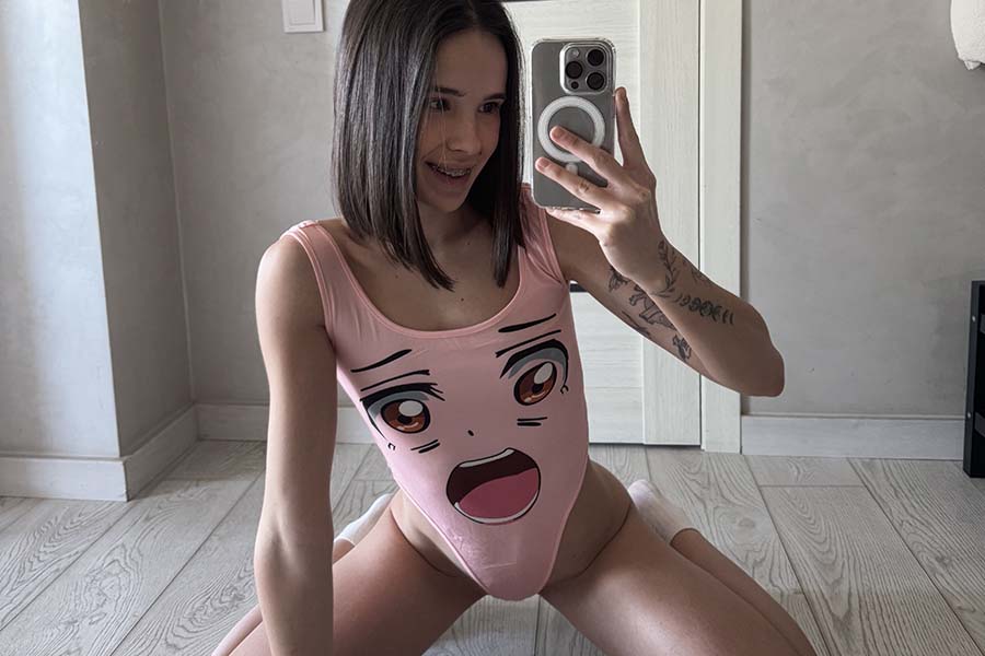 Model Tina in Latakia